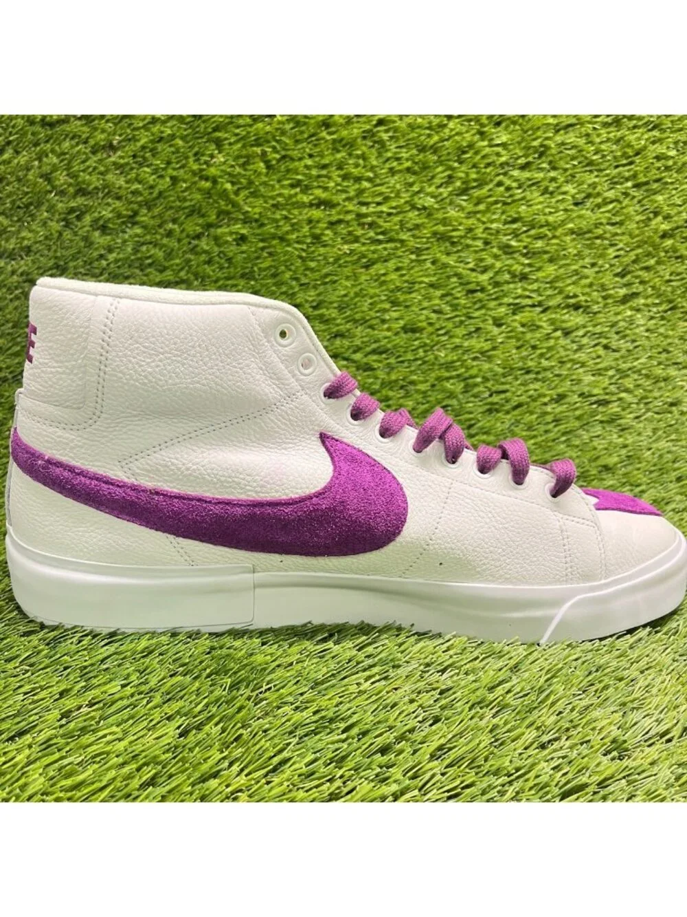 Nike SB Zoom Blazer Mid Edge Mens Size 13 White Athletic Leather Shoes Sneakers